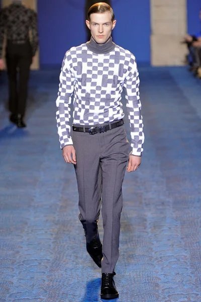 Look 9